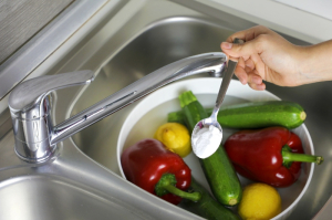 Limpiar frutas y verduras