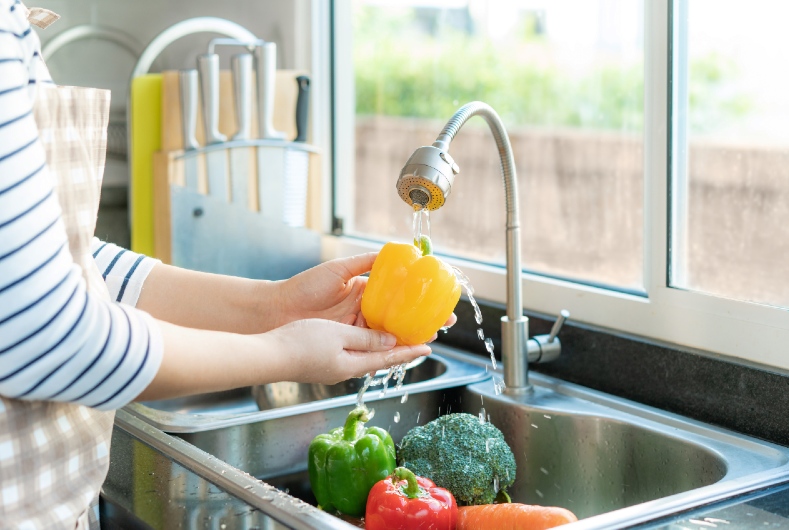 Lavar verduras y frutas antes de comer