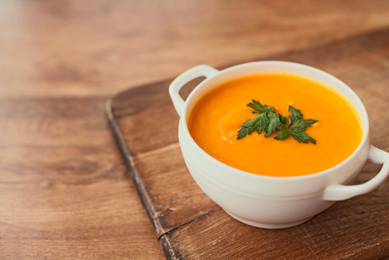 Crema de verduras y naranja