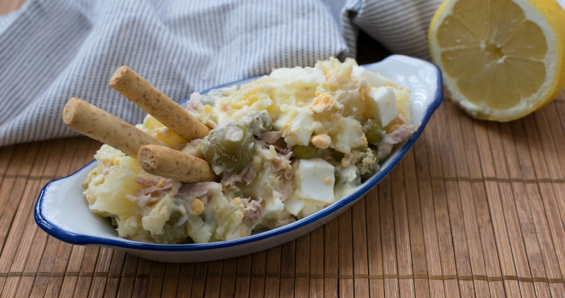 Ensaladilla con atún fresco