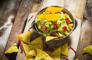Nachos con harina de garbanzos