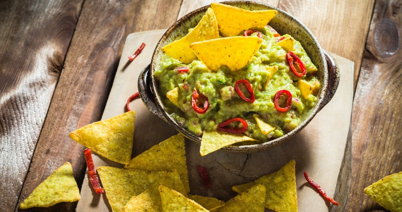 Nachos con harina de garbanzos