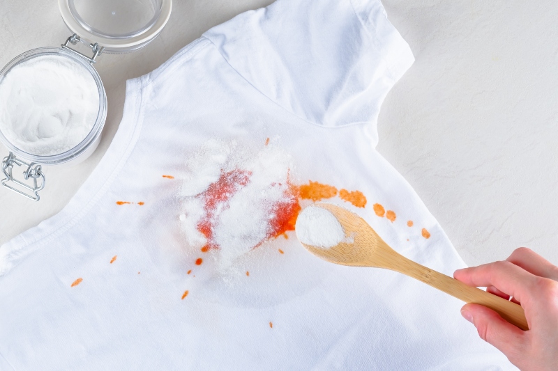 Remedio casero para eliminar las manchas de tomate