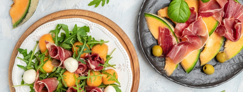 Un melón, una sandía y unas cerezas